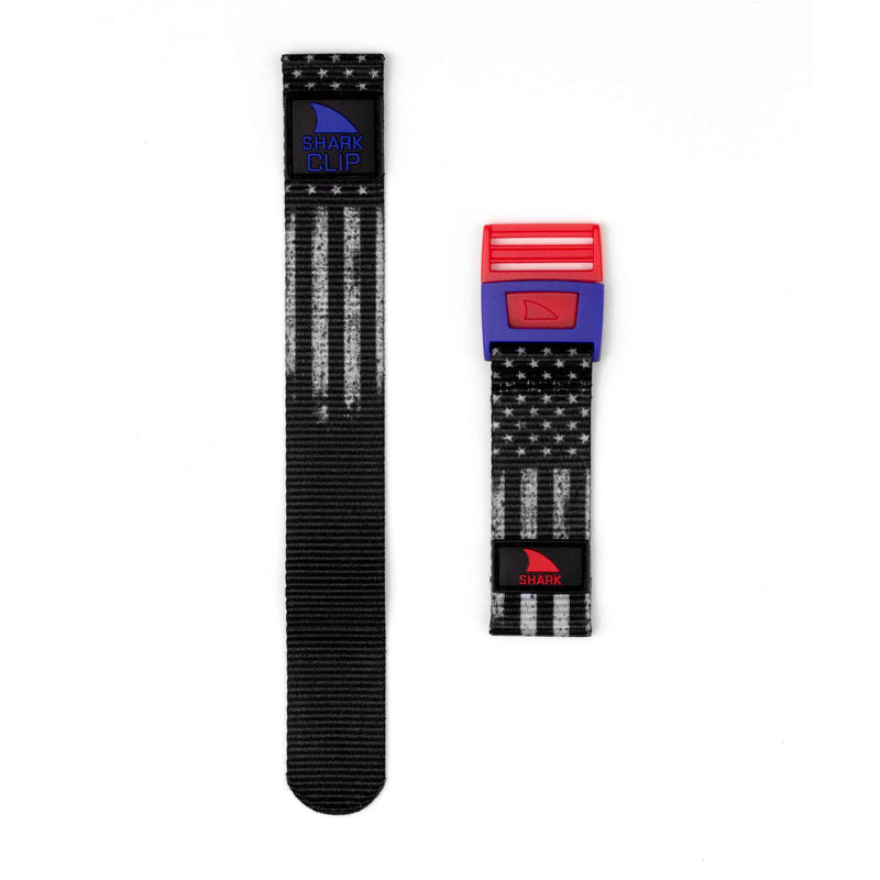 Freestyle STRAP KIT - CLIP - COURAGE: two bands featuring a black and white American flag pattern, paired with vibrant Shark Clip buckles.