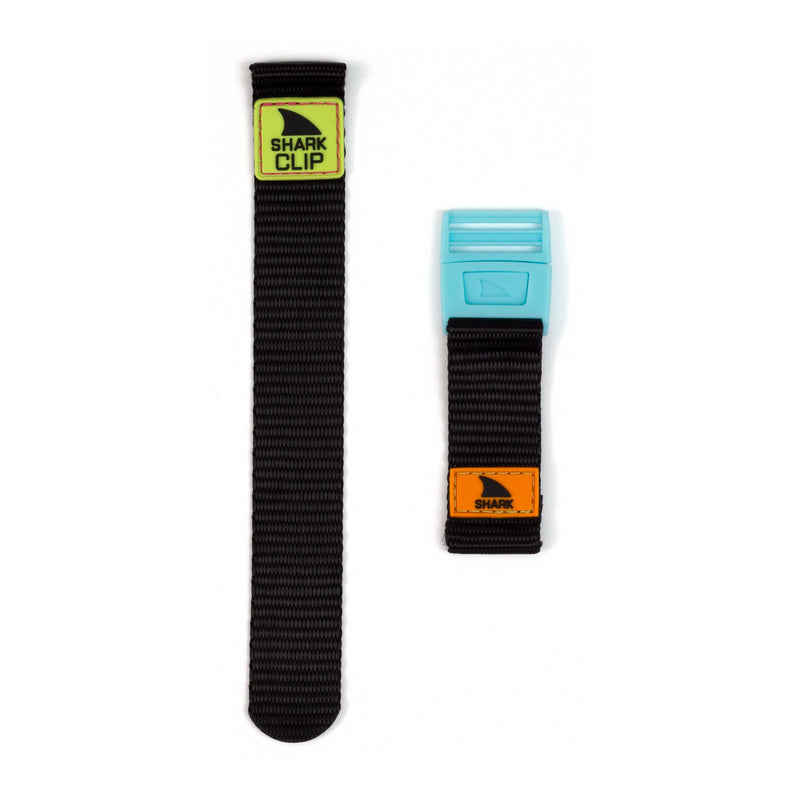 Freestyle STRAP KIT - CLIP - NEON BLACK: two black woven straps with a blue clip, featuring green and orange Shark Clip labels.