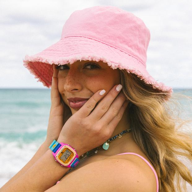Pink bucket hat and a Shark Classic